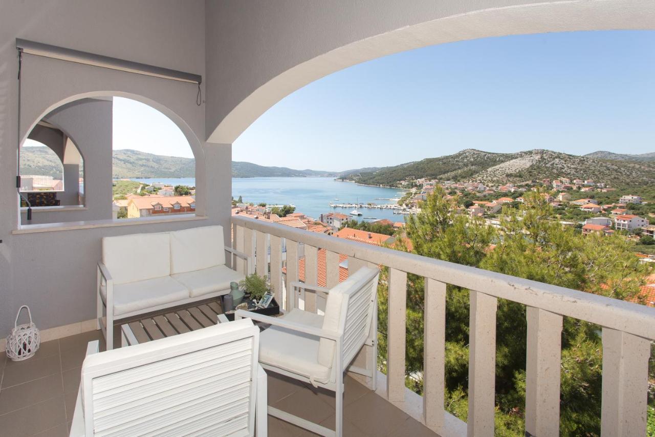 Apartmani Stanic Seget Vranjica Exterior foto