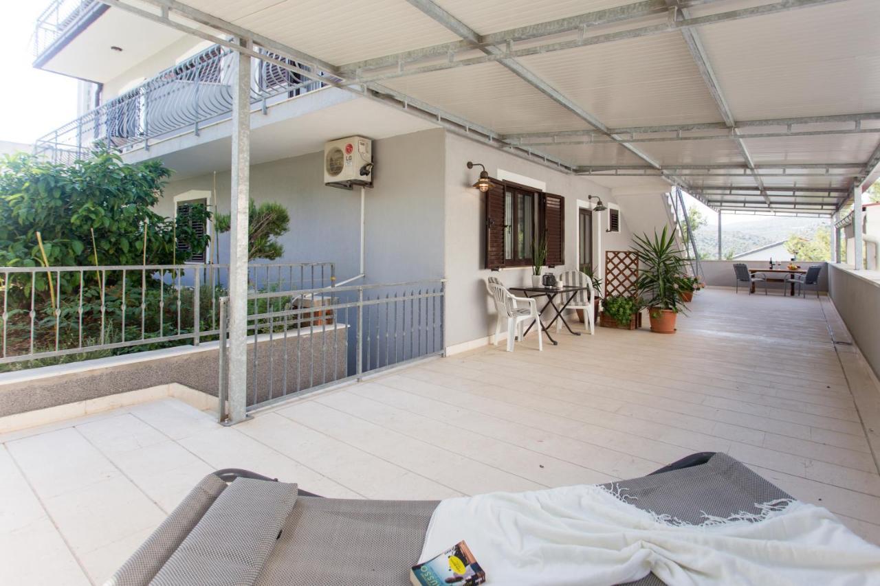 Apartmani Stanic Seget Vranjica Exterior foto