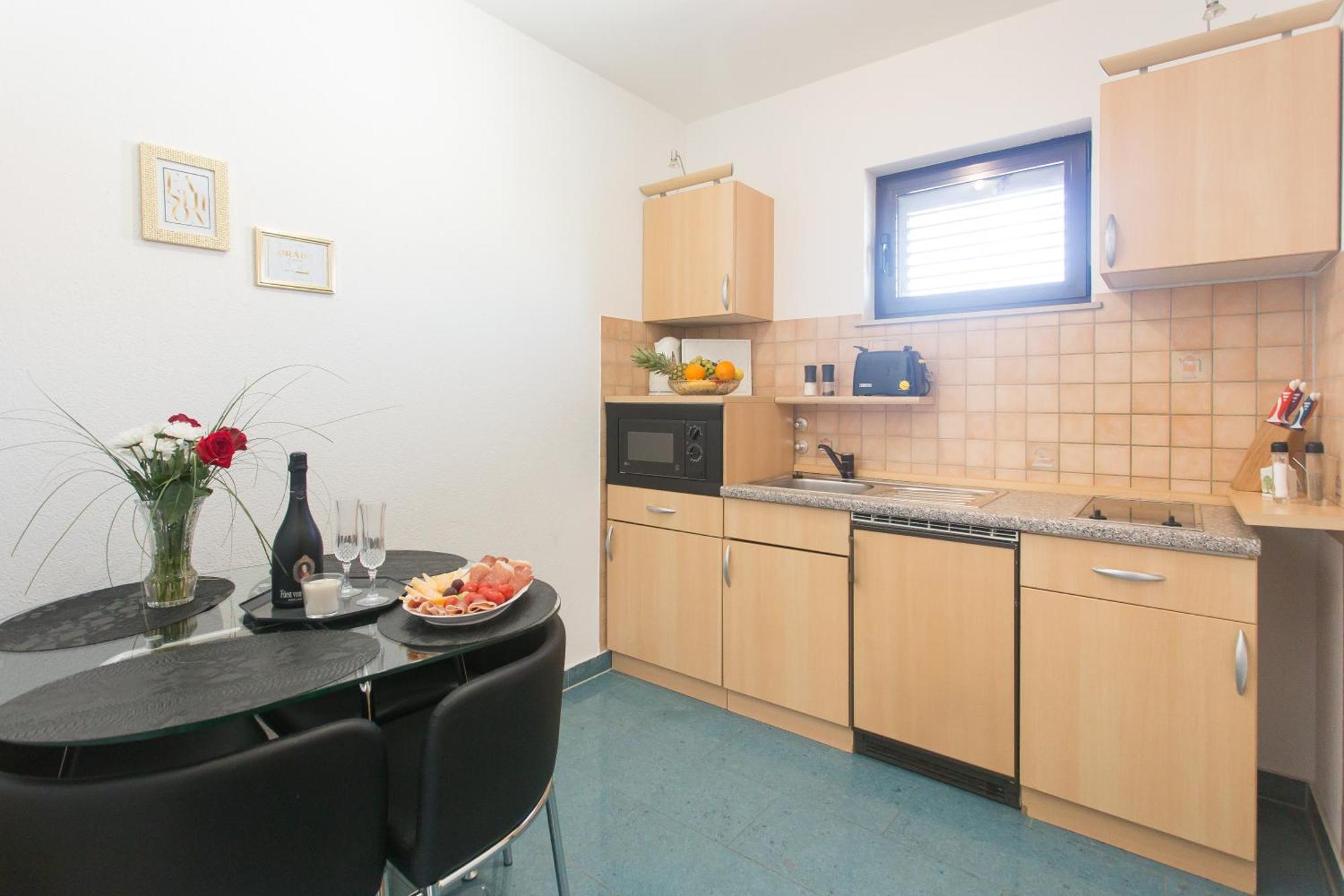 Apartmani Stanic Seget Vranjica Habitación foto
